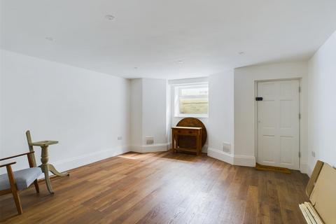 3 bedroom apartment to rent, Marine Parade, Kemp Town, Brighton