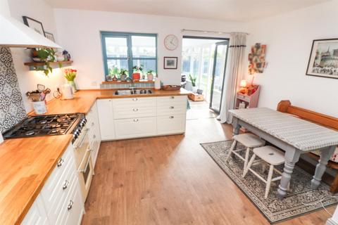 3 Bramblewood Close, Chirk Bank, Wrexham, LL14 5LP