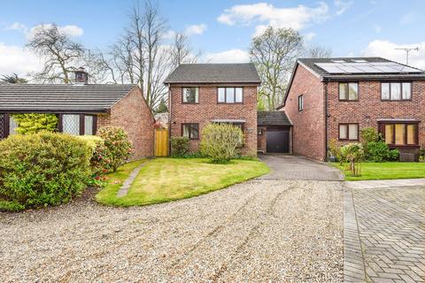 107 The Meadows, Lyndhurst, SO43 7EJ