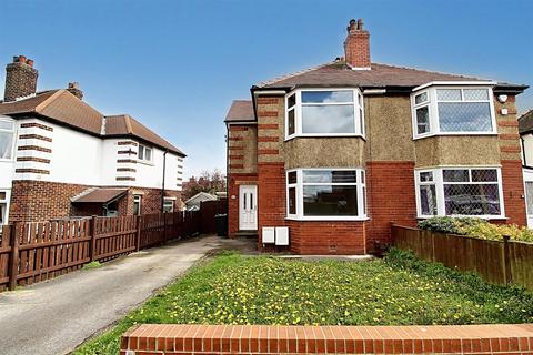3 bedroom semi-detached house to rent, Benomley Crescent, Huddersfield