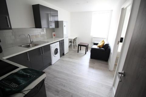 2 bedroom flat to rent, Minny Street, Cathays, Cardiff