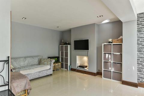 62 Winkworth Road, Banstead, SM7 2QL