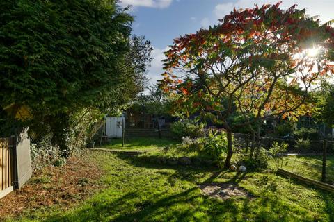 62 Winkworth Road, Banstead, SM7 2QL