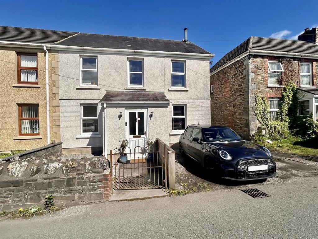 Furnace Terrace, Pontyberem, Llanelli 3 bed semidetached house for