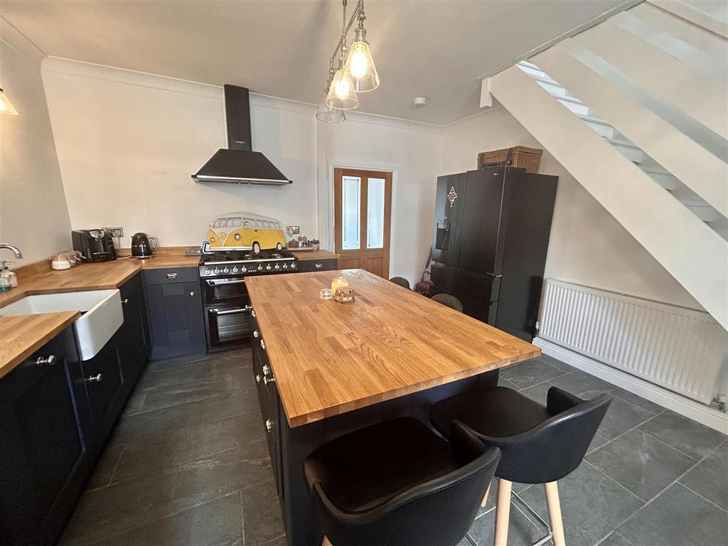 Furnace Terrace, Pontyberem, Llanelli 3 bed semidetached house for