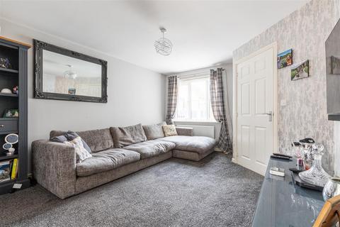 3 bedroom semi-detached house for sale, Shelduck Way, Scunthorpe