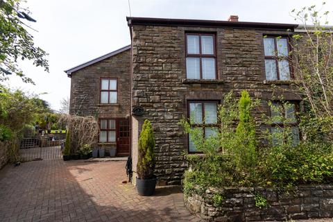 4 bedroom end of terrace house for sale, Benson Street, Penclawdd, Swansea