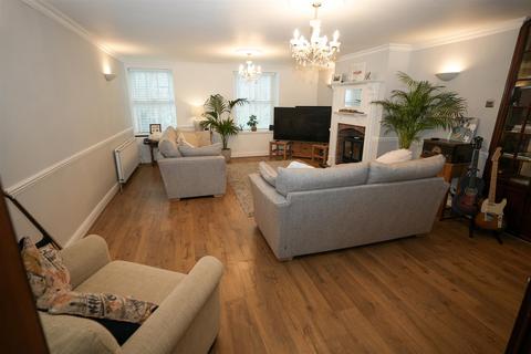 4 bedroom end of terrace house for sale, Benson Street, Penclawdd, Swansea