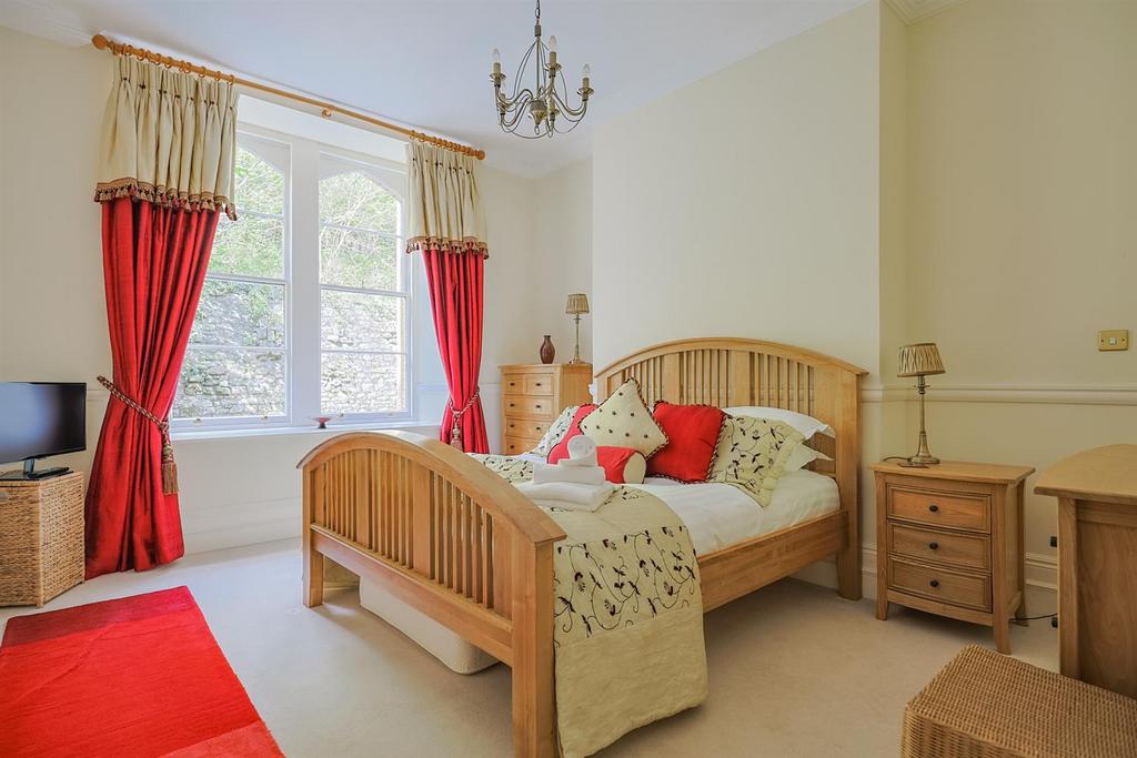 A page   19 Langland Bay Manor - Web-7.jpg