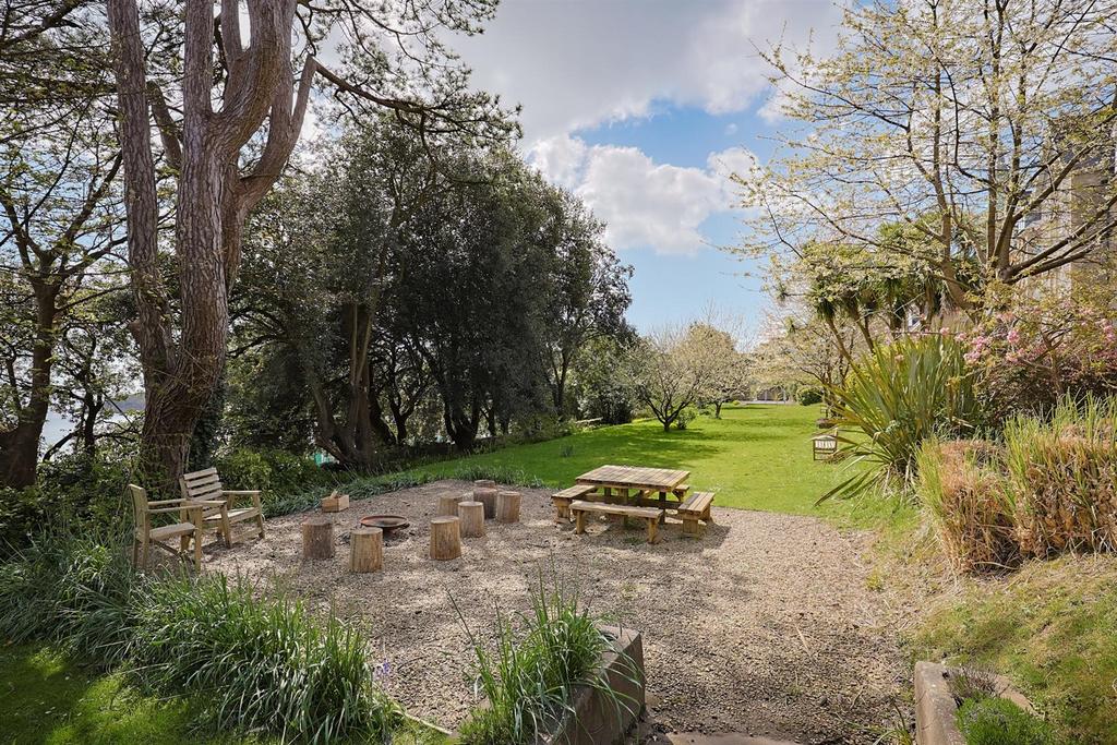 A page   19 Langland Bay Manor - Web-3.jpg