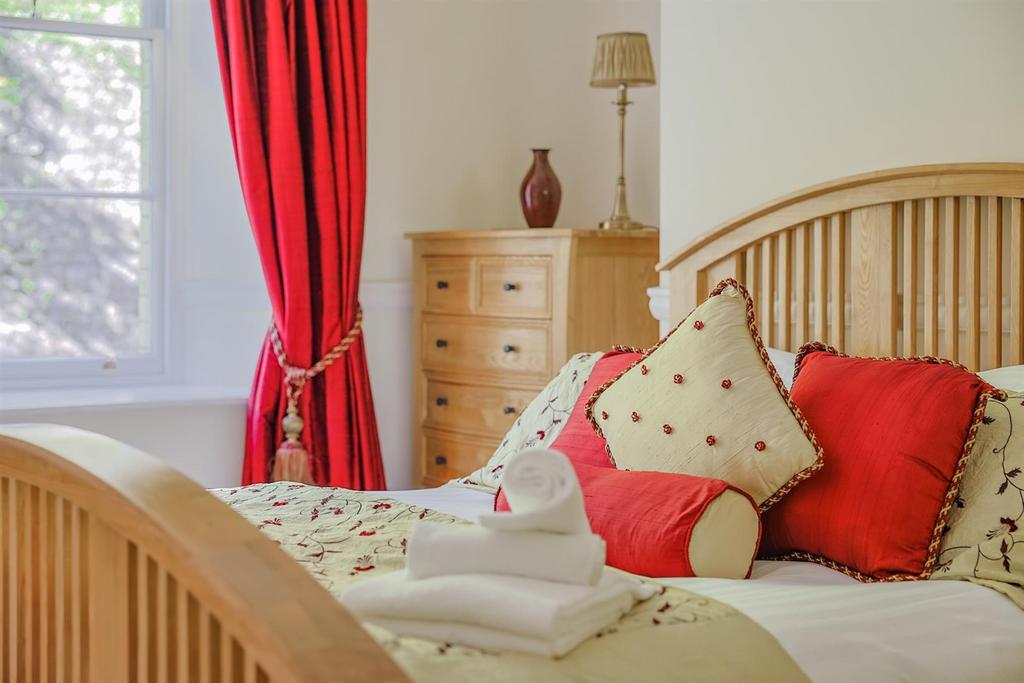 A page   19 Langland Bay Manor - Web-28.jpg