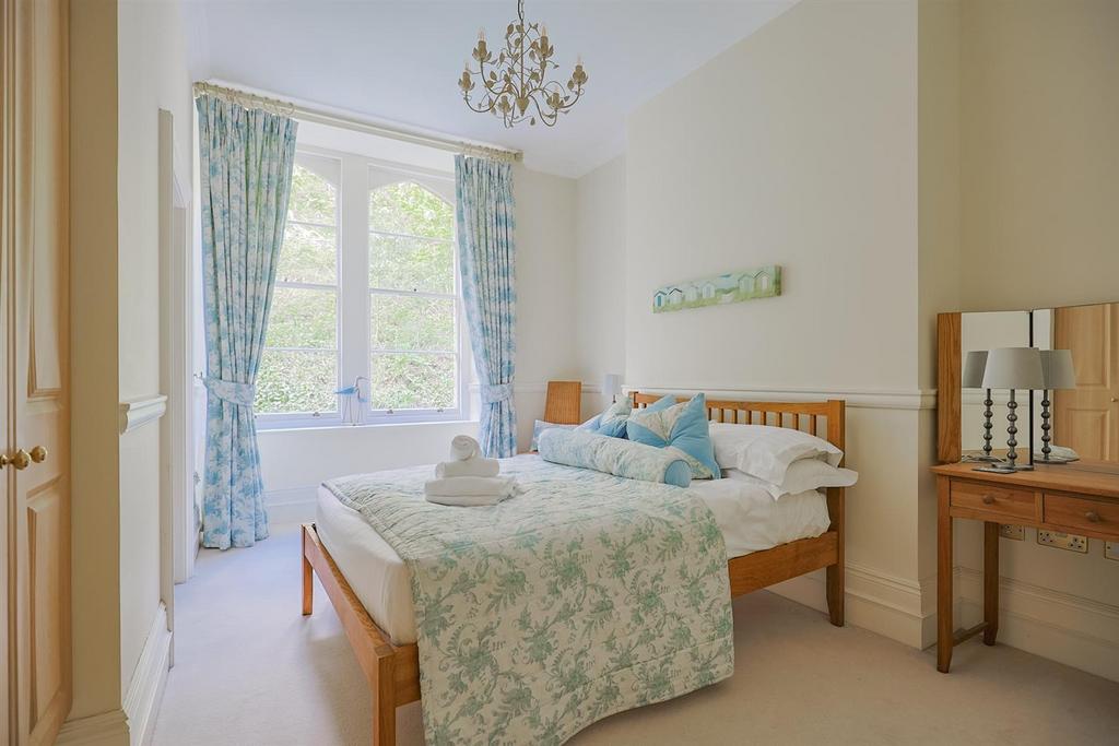 A page   19 Langland Bay Manor - Web-11.jpg