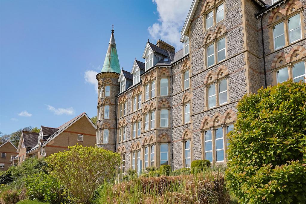 A page   19 Langland Bay Manor - Web-4.jpg