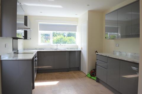 4 bedroom semi-detached house to rent, Wensley Road, Harrogate HG2