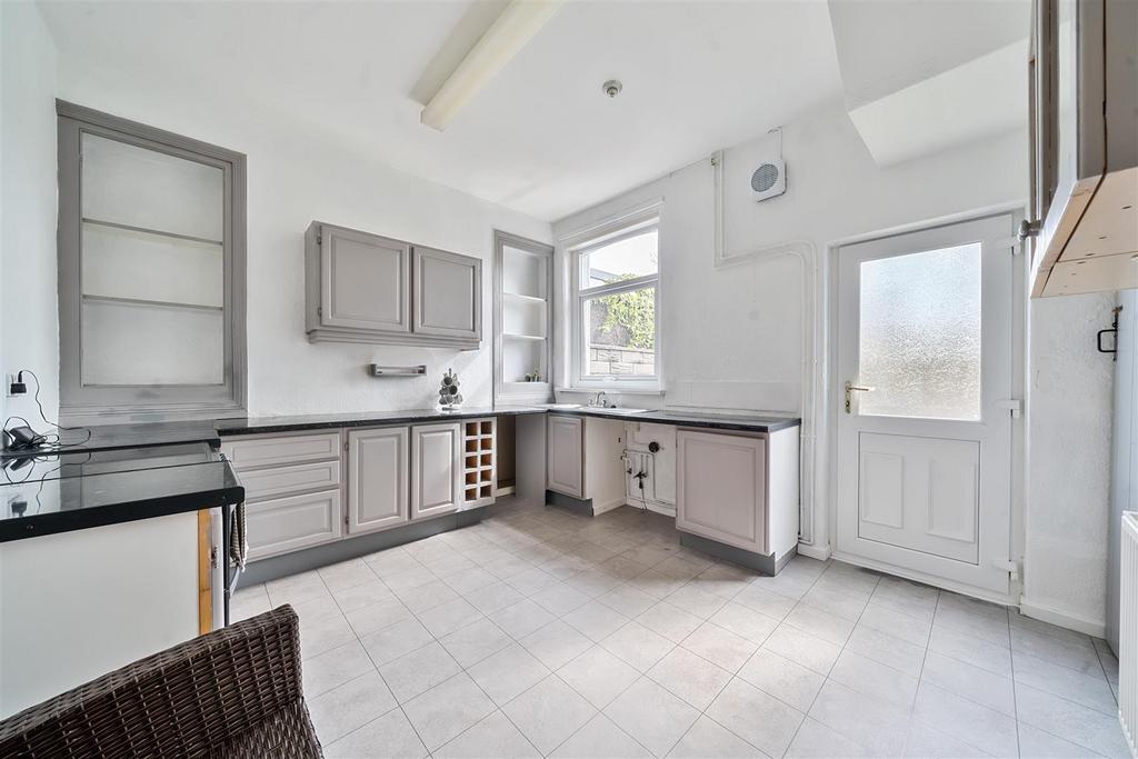 Port Tennant Road, Port Tennant, Swansea 3 bed terraced house for sale