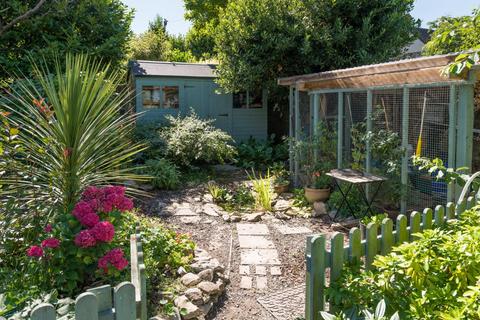undefined, Detached 17th century cottage in the highly regarded village of Backwell