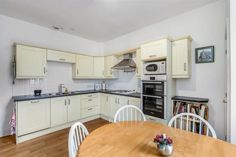 2 bedroom apartment for sale, Grove Road, Ilkley LS29