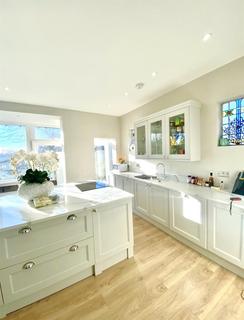 5 bedroom detached house for sale, Kenilworth Gardens, Westcliff-On-Sea