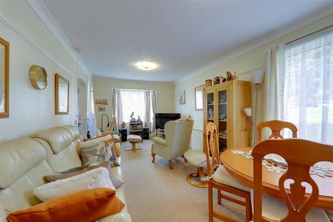 2 bedroom retirement property for sale, Fairlawns, Shoreham-By-Sea BN43