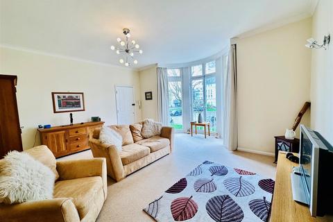 1 bedroom apartment for sale, Albion Road, Scarborough