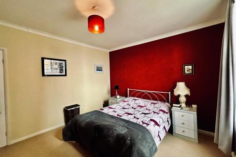 1 bedroom apartment for sale, Albion Road, Scarborough