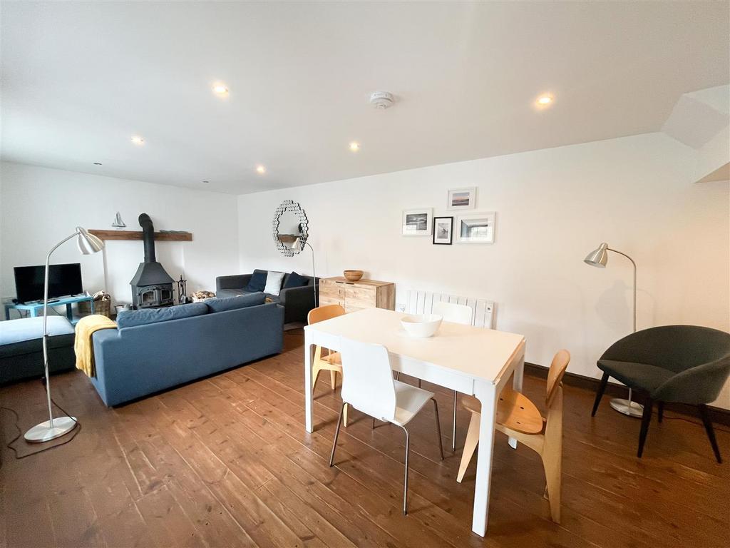 Dining area and lounge