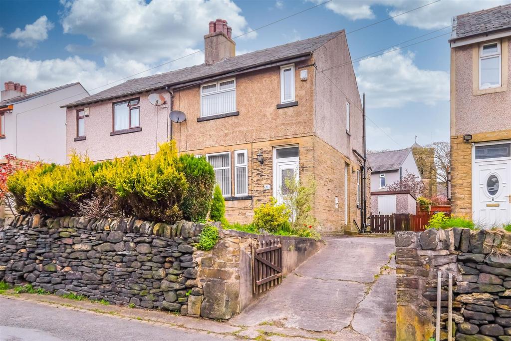 Mount Pellon Road, Halifax 2 bed semidetached house for sale £150,000
