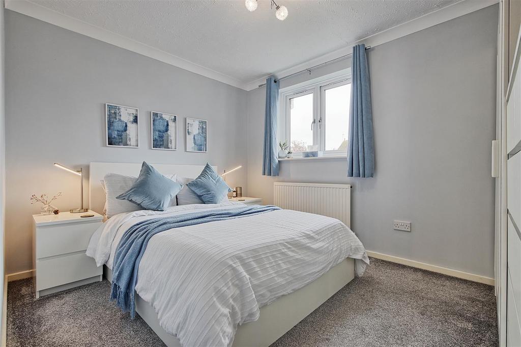 Bedroom 1.jpg