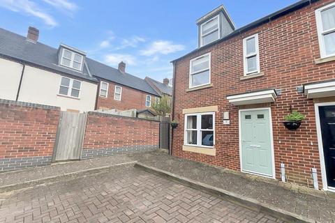 3 bedroom townhouse for sale, Majestic Place, Swadlincote DE11