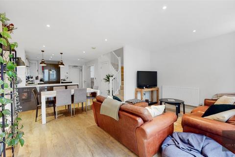 3 bedroom semi-detached house for sale, Lett Road, Clapham