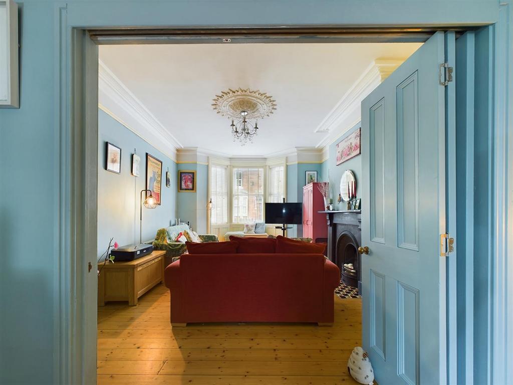 Lounge 4.jpg