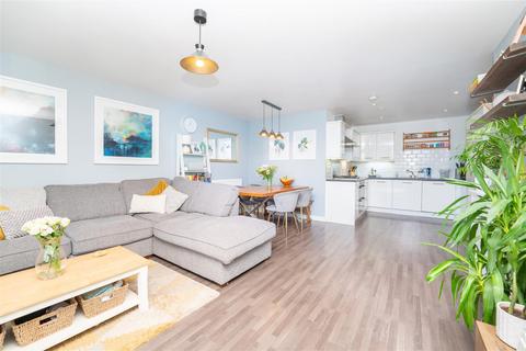 18 Dock Meadow Reach, London, W7 2QN