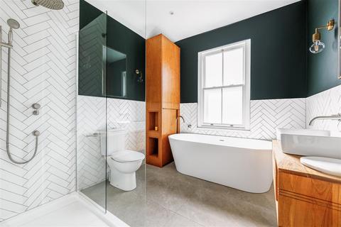 33 Devonshire Road, London, W5 4TR