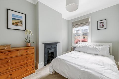 33 Devonshire Road, London, W5 4TR