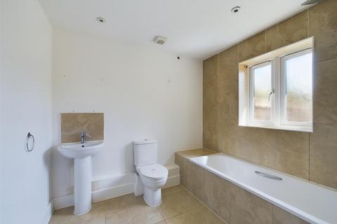 Flat 3, Beech House Waterside Close, Bewbush, Crawley, RH11 6AT
