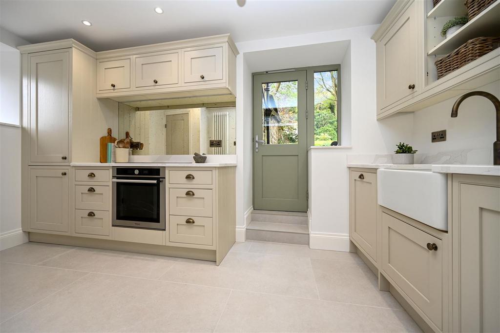 Cragg Terrace, Rawdon, Leeds 2 bed cottage for sale £324,950