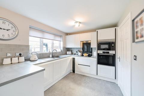 27 Abbots Court, Selby, YO8 8BF