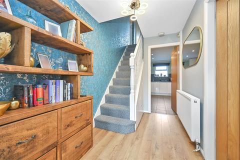 4 bedroom semi-detached house for sale, Coppice Wood Avenue, Guiseley, Leeds
