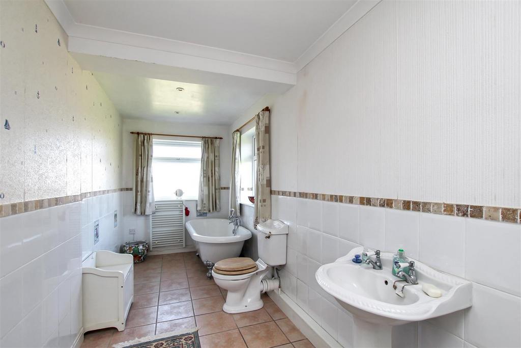 Bathroom.JPG