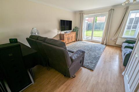 29 Catchland Close, Corby, NN18 8NR