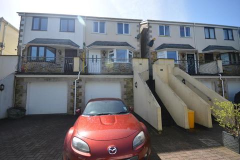 3 bedroom house to rent, Carn Brea Village