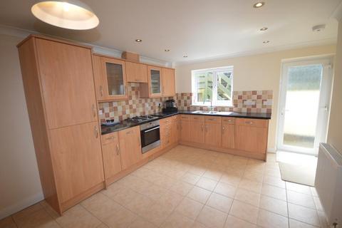 3 bedroom house to rent, Carn Brea Village