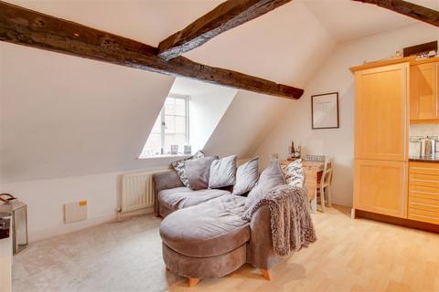 2 bedroom flat for sale, Graveson House, Hertford