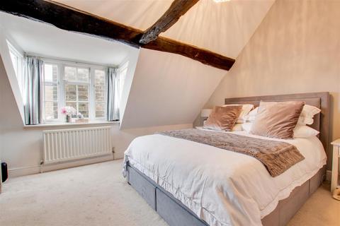 2 bedroom flat for sale, Graveson House, Hertford