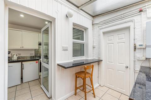 134 Miles Road, Epsom, KT19 9AB