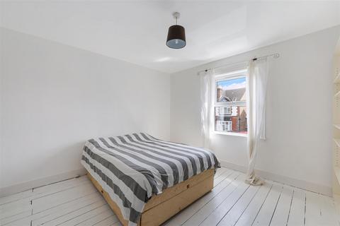 134 Miles Road, Epsom, KT19 9AB
