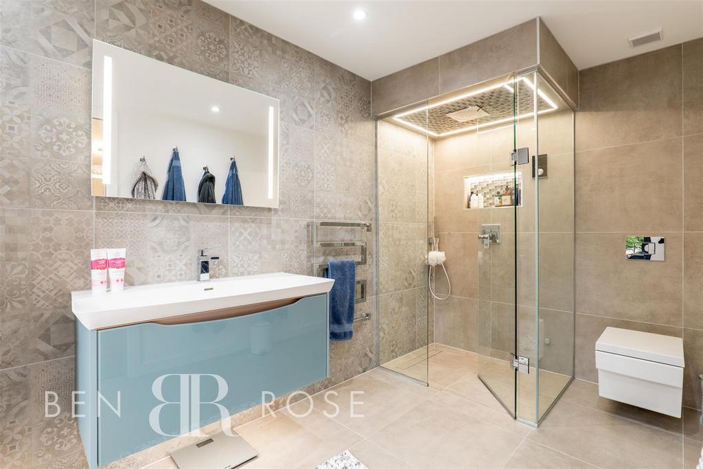 Master Ensuite