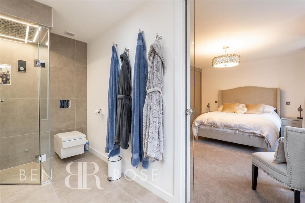 Master Ensuite