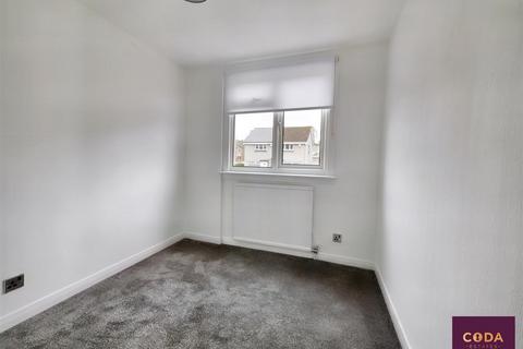 3 bedroom semi-detached house to rent, Birken Road, Lenzie, Kirkintilloch