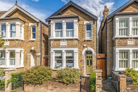 15 Cobham Road, Kingston Upon Thames, KT1 3AE